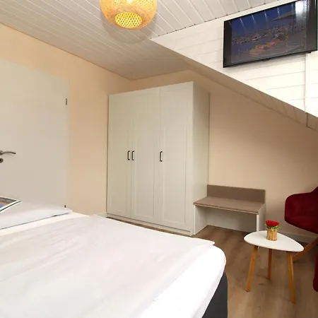 Appartementanlage Ostseeblick Poel 38 * Kuehlungsborn