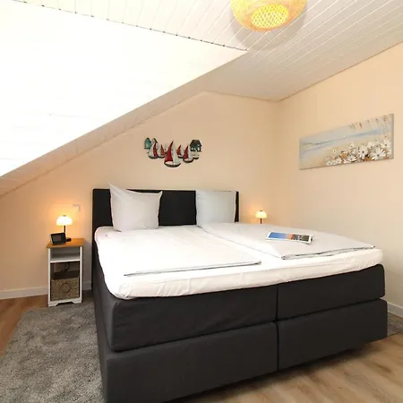 Appartementanlage Ostseeblick Poel 38 * Kuehlungsborn